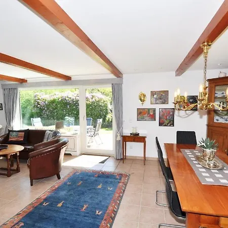 Nyaraló Ferienhaus Duenenkrone *